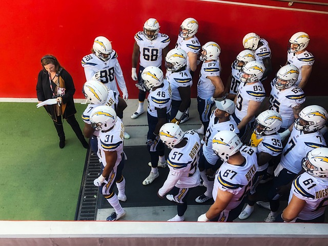 阿莫林更衣室怒骂曼联球员，直言愤怒又失望！基恩炮轰红魔如小学生